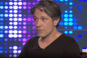 Ο Αιμίλιος Χειλάκης απαντά για τις δηλώσεις για τον Δημήτρη Λιγνάδη που προκάλεσαν αντιδράσεις