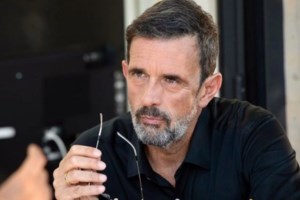 Η πρώτη αντίδραση του Γιάννη Χουβαρδά μετά την αποχώρηση του Λεωνίδα Κακούρη από την παράσταση "Βασιλιάς Ληρ"