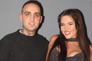 Η πρώτη φωτογραφία της Έλενας Τσαγκρινού με τον νεογέννητο γιο της μέσα από το μαιευτήριο - εικόνα 2