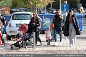 Λευτέρης Πετρούνιας & Βασιλική Μιλλούση ποζάρουν πιο ευτυχισμένοι από ποτέ με τις κόρες τους! Δείτε το στιγμιότυπο