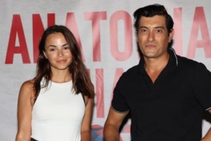 Aδημοσίευτες φωτογραφίες από τον γάμο του Αργύρη Πανταζάρα & της Σίσσυς Τουμάση στο Φανάρι - εικόνα 4