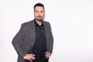 Aide-mémoire | Το τηλεοπτικό ρεσιτάλ του Γιάννη Μπέζου & η "επιστροφή" της Ιωάννας Μαλέσκου - εικόνα 5