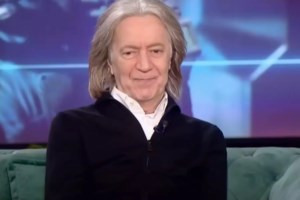 Κώστας Τουρνάς: "Μου έλεγαν να μη βγάλω το τραγούδι γιατί θα πούνε ότι είμαι ομοφυλόφιλος"