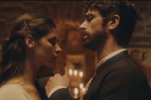 Μόλις κυκλοφόρησε! Δείτε το teaser για τη "Διάφανη Αγάπη" του Alpha