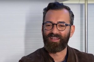 Aide-mémoire | Η καυστική Μπέττυ, ο "δικαστής" Μικρούτσικος και… το κουίζ που ρωτούν όλοι! - εικόνα 3