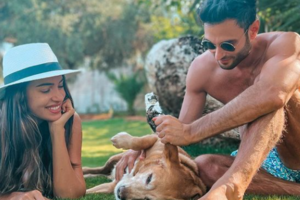 Άννα & Τέα Πρέλεβιτς ποζάρουν με την κούκλα μητέρα τους, Νεβένα Μαριάνοβιτς στις διακοπές τους - εικόνα 2