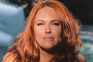 Η Σίσσυ Χρηστίδου απόλαυσε τις πρώτες αυγουστιάτικες βουτιές!