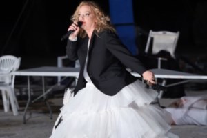 Η Λένα Κιτσοπούλου απαντά πρώτη φορά για τους "Σφήκες" και τα αρνητικά σχόλια που δέχθηκε