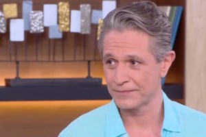 O Αιμίλιος Χειλάκης αποκαλύπτει την απώλεια που τον οδήγησε στην ψυχανάλυση: "Δεν πρόλαβα να του πω.."