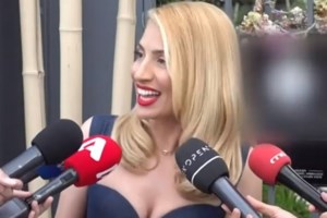 Η Μαρία Ηλιάκη απαθανατίζει την μικρή της, Κατερίνα