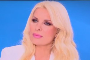 Ελένη Μενεγάκη: Όχι, δεν τρελάθηκα - Ξέρω ότι θα λέτε "Τι έπαθε αυτή;"