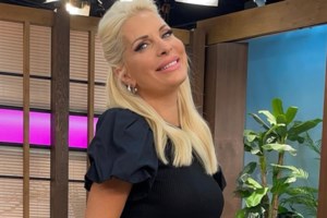 H Ελένη Μενεγάκη με τον Μάκη Παντζόπουλο και τη Λάουρα Λάτσιου σε καθημερινές στιγμές