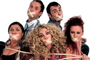 Ο Γιώργος Καπουτζίδης αναβιώνει σκηνή από τις "Σαββατογεννημένες" και γίνεται viral!