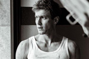 Ο Έντουαρντ Στεργίου στο πλευρό των πληγέντων του πολέμου στην Ουκρανία: "Όταν έχεις και εσύ ο ίδιος στερηθεί πολλά, είναι μεγάλη ικανοποίηση να προσφέρεις"