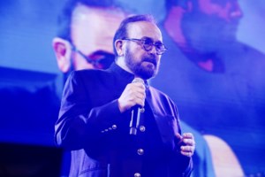 Ο Σταμάτης Γονίδης αναφέρθηκε στην περιπέτεια της υγείας του: "Έμεινα κάποιες μέρες στο νοσοκομείο κάνοντας θεραπείες"