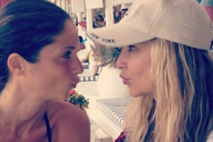 #Throwback | Η Σοφία Καρβέλα μωρό ανάμεσα στους super strars γονείς της, Άννα Βίσση & Νίκο Καρβέλα - εικόνα 2