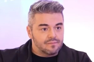 Οι πρώτες φωτογραφίες από τις διακοπές του Πέτρου Πολυχρονίδη με τη σύζυγό του, Κατερίνα - εικόνα 2