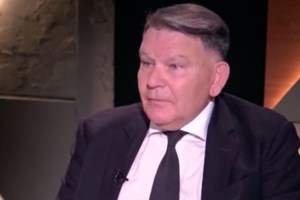 Εύη Βατίδου: "Με αποδοκίμασαν που είχα σχέση με κάποιον μικρότερο και όχι που παντρεύτηκα κάποιον 25 χρόνια μεγαλύτερο"