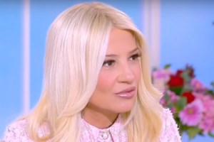 Συγκινήθηκε η Φαίη Σκορδά στον αέρα της εκπομπής της - εικόνα 2