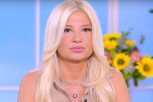 Η αμηχανία της Κατερίνας Καραβάτου όταν ρωτήθηκε για την προσωπική της ζωή: "Άκου τώρα τι γίνεται…" - εικόνα 4