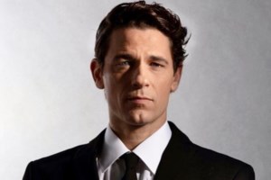 Η Ρούλα Ρέβη ποζάρει αγκαλιά με τον Αποστόλη Τότσικα στην Αφρική - εικόνα 2