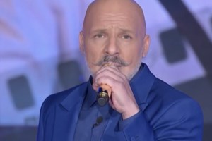 Ο Στέφανος Κασσελάκης εισέβαλε στο πλατό του "ΝΜ Βραδιάτικα" - Άφωνος ο Νίκος Μουτσινάς