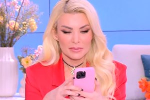 Οι on air ευχές της Κατερίνας Καινούργιου στη Φαίη Σκορδά για τα γενέθλιά της - εικόνα 3