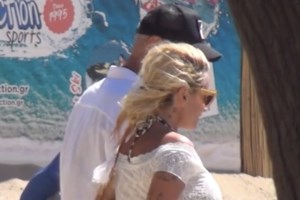 Ελεωνόρα Ζουγανέλη & Νίκος Συρίγος για βουτιές στη Μύκονο! Φωτογραφίες