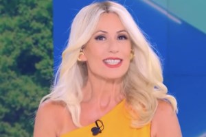 Η on camera αντίδραση της Μαρίας Αντωνά για το διήμερο με τον Γιώργο Λιάγκα στον Πόρο: "Δεν με ενοχλεί η δημοσιότητα" - εικόνα 3