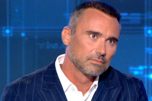 Καραβάτου – Κατσούλης αποθεώνουν τον Γιώργο Καπουτζίδη: "Αποστομωτικός και αληθινός με ήθος"