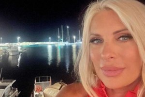 Η Μαρίνα Παντζοπούλου απαθανατίζει την Ελένη Μενεγάκη στις διακοπές τους