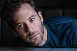 Αντίνοος Αλμπάνης σε Γιώργο Παπαγεωργίου: "Υποσχέσου μου ότι στα 79, θα μου λες παραμύθια και λογάκια τρυφερά"