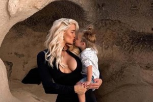 Η αποκάλυψη της Ιωάννας Τούνη για το ταξίδι των γενεθλίων της: "Εκλεισα εισιτήρια και διαμονή για όλη την παρέα μου"