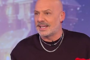 Ο Νίκος Μουτσινάς μετά την απάντηση του Γιώργου Λιάγκα: "Πλάκα δεν κάνουμε;"