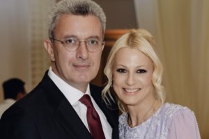 Σπάνια βραδινή έξοδος για τον Νίκο Χατζηνικολάου & την Κρίστη Τσολακάκη