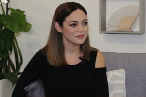 Η Αφροδίτη Γραμμέλη ενοχλημένη με τη Μπάγια Αντωνοπούλου