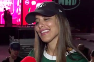 Aπό την Πλατεία Νερού στο Γήπεδο Απόλλων Καλαμαριάς | Η Μαρίνα Σάττι και το POP TOUR στη Θεσσαλονίκη - εικόνα 3