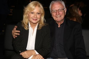 Η αποκάλυψη της Σταματίνας Τσιμτσιλή για την αιτία θανάτου του Κώστα Χαρδαβέλλα - εικόνα 3