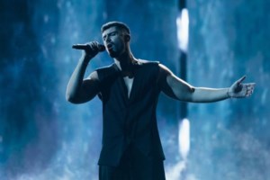 Ξέσπασε ο Ανδρέας Μικρούτσικος: "Ήμαρτον! Δίνεις 4 σε μια τραγουδάρα της Κύπρου"