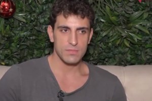 Throwback! Η Εβελίνα Παπούλια κοκκινομάλλα, στην παραλία, αγκαλιά με τη μικρή Αφροδίτη Λίάντου