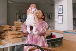 Η Μαίρη Συνατσάκη ξεσπά στο twitter: " Είστε ανεγκέφαλοι;"