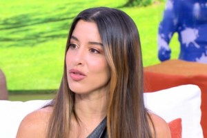 Aπό την Πλατεία Νερού στο Γήπεδο Απόλλων Καλαμαριάς | Η Μαρίνα Σάττι και το POP TOUR στη Θεσσαλονίκη - εικόνα 2