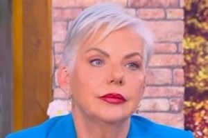 Γιώργος Λιάγκας: "Με την Ελένη Μενεγάκη πηγαίναμε και γυρίζαμε κάθε μέρα μαζί στο σχολείο, ήταν η πιο όμορφη του σχολείου" - εικόνα 2