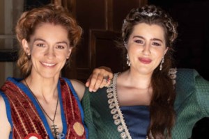 Η Γιούλικα Σκαφιδά απαθανατίζει τον δέκα μηνών γιο της να παίζει πιάνο και είναι ό,τι πιο cute είδες σήμερα