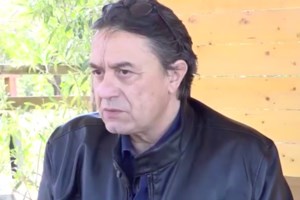 Η στιγμή που ο Αντώνης Ρέμος ζητά συγγνώμη από τους Αλβανούς: "Η Ελλάδα σας πλήγωσε"
