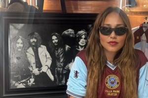 Η συγκινητική ανάρτηση της Πηνελόπης Αναστασοπούλου από την τελευταία συναυλία του Ozzy Osbourn