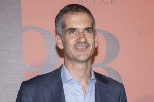 Σία Κοσιώνη & Κώστας Μπακογιάννης σε καθημερινά στιγμιότυπα με τον γιο τους