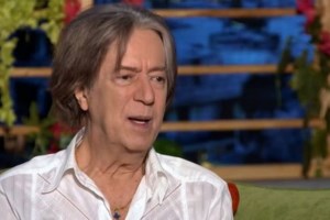 Κώστας Τουρνάς: "Μου έλεγαν να μη βγάλω το τραγούδι γιατί θα πούνε ότι είμαι ομοφυλόφιλος" - εικόνα 3