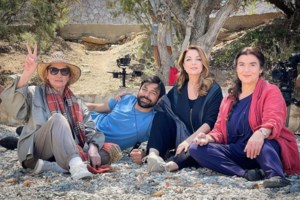 Οι πρώτες φωτογραφίες του Αντρέα Γεωργίου από τα γυρίσματα για τη "Γη της Ελιάς"