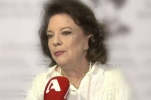 Κατερίνα Καινούργιου: "Χαιρέτησα τον Φίλιππο Τσαγκρίδη αλλά δεν χάθηκε και ο κόσμος! Ο Λιάγκας γιατί το παίζει;" - εικόνα 2